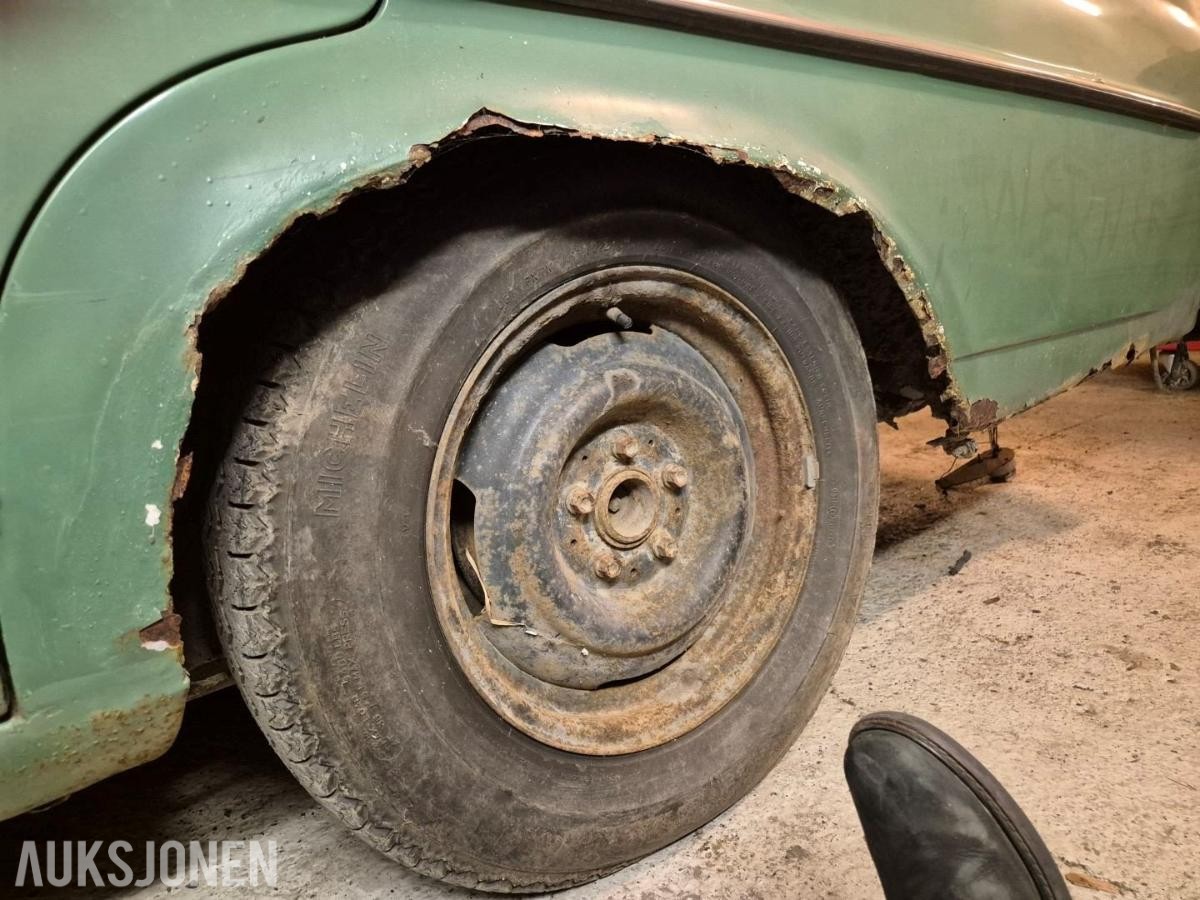 1975 Mercedes-Benz 230, 230 Diesel Ambulanse, Ukjent KM. Lokasjon Råde Østfold